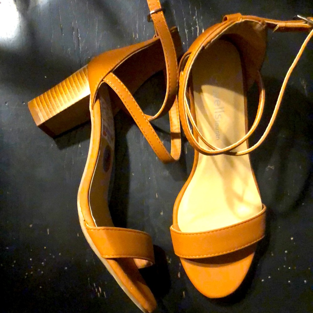 Wellsfountn Brown Platform Open Toe Heels